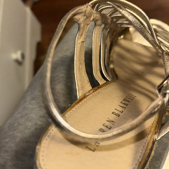 Lauren Blakwell - Picture 9 of 10